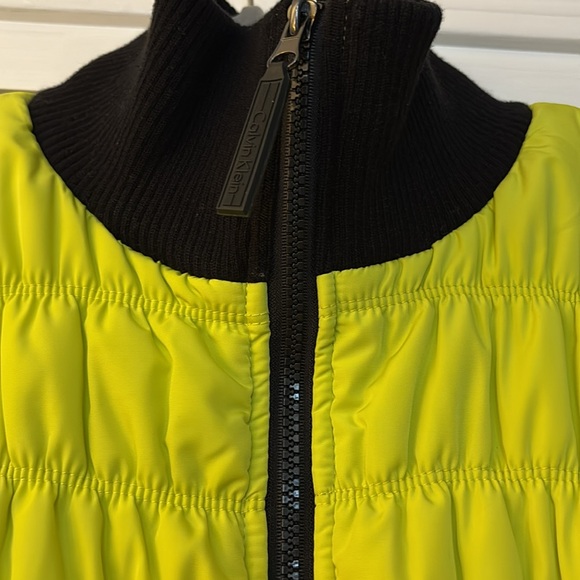 Calvin Klein Yellow and Black Women's Puffer Vest! - Picture 3 of 10